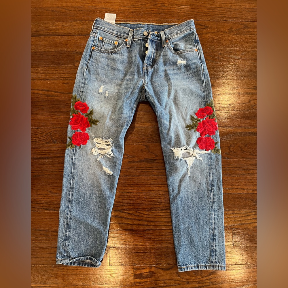Levi’s 501 cropped jeans with rose embroidery size 25